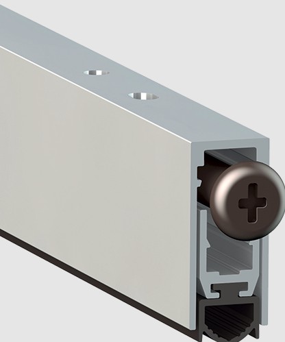 Felliþröskuldur Comaglio 63-83cm ífræstur