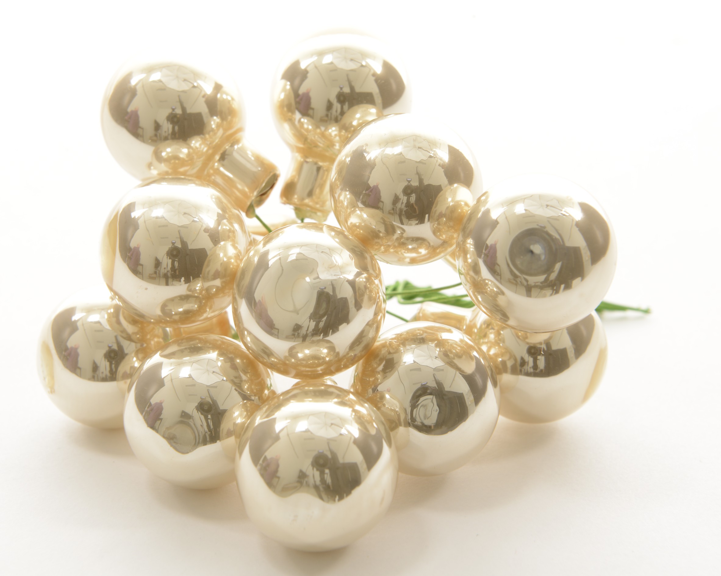 Kúlur á vír 20mm 12stk perlu