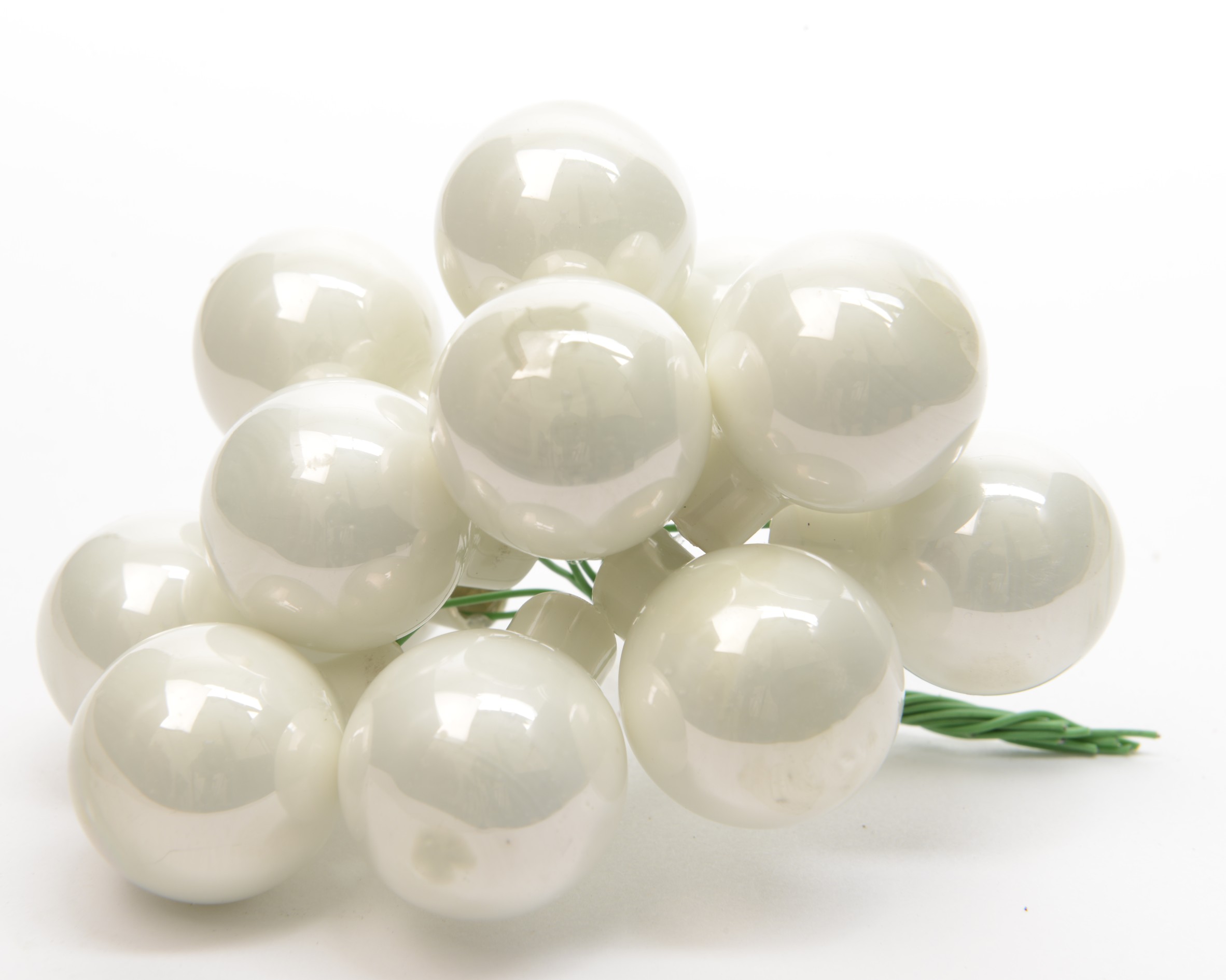 Kúlur á vír 20mm 12stk hvítar